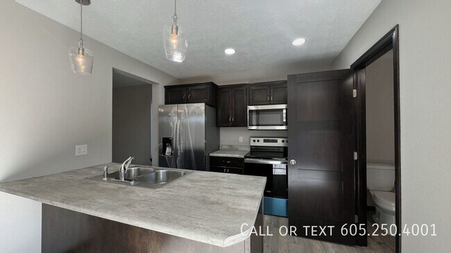 Building Photo - Tranquil 3-Bedroom, 1.5 Bath Single Family...