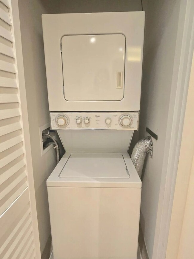 Washer/ Dryer - 350 11th Ave