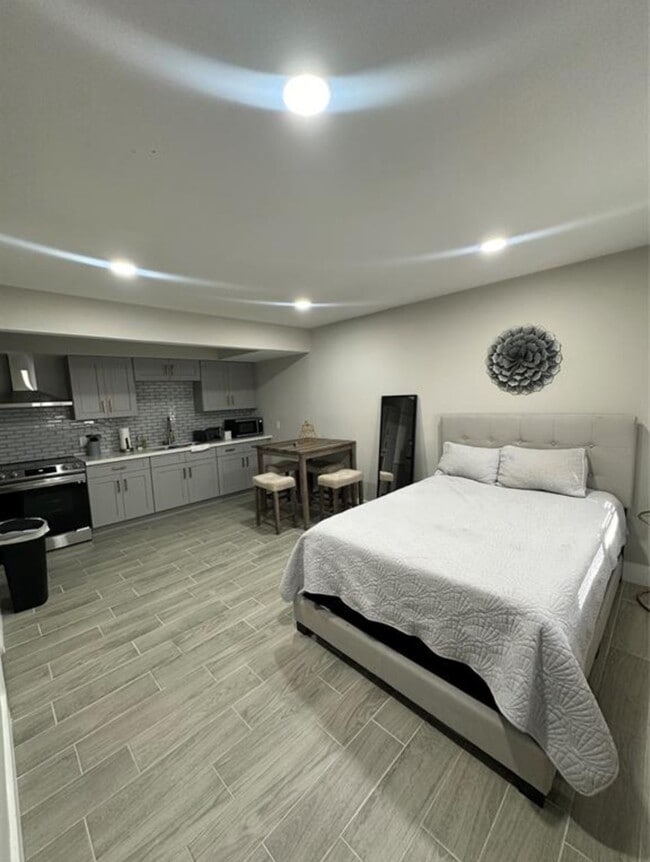 Foto del edificio - 8005 Bowen St