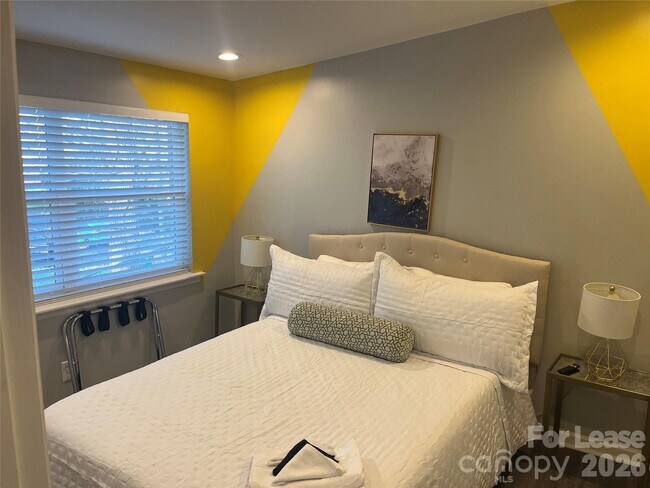 Foto del edificio - 1816 N McDowell St