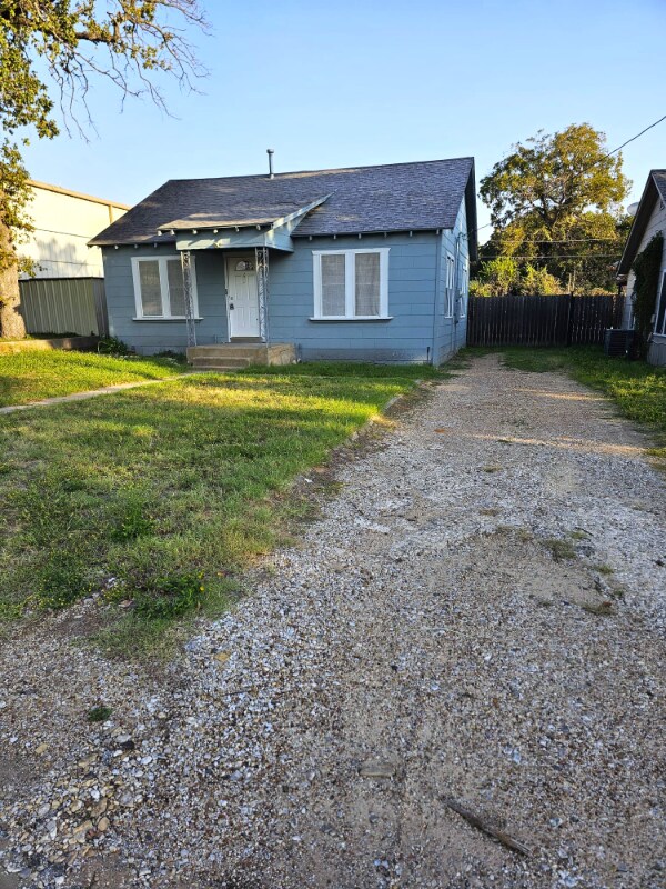 Primary Photo - 4505 Waldemar St