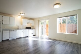 Building Photo - 130 SE 105th Ave