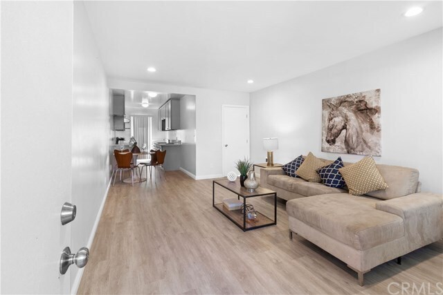 Foto del edificio - 938 W Huntington Dr