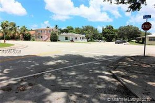 Primary Photo - 190 NE 90th St