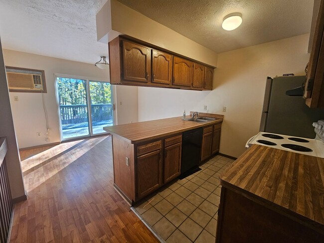 Foto del edificio - 4790 Sunnybrook Rd