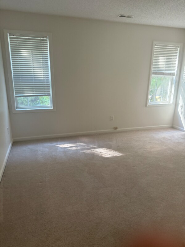 Foto del edificio - 2200 Mountain Mist Ct