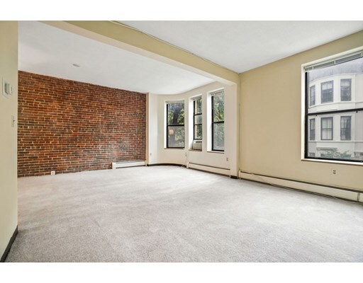 Building Photo - 144 Worcester St