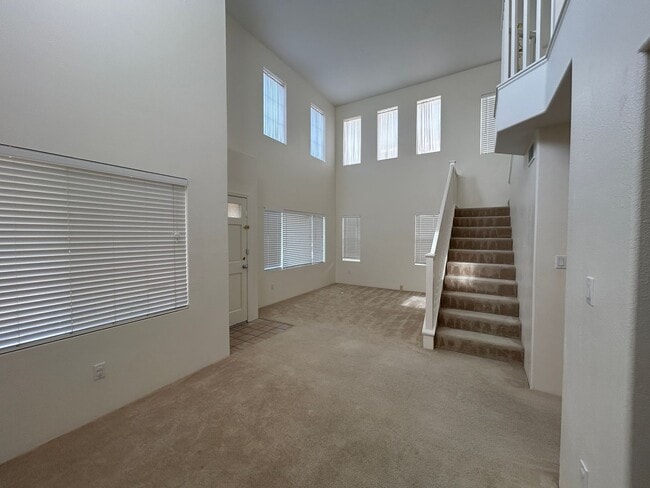Building Photo - Large Ocean Pointe Home with In-Law Suite,...