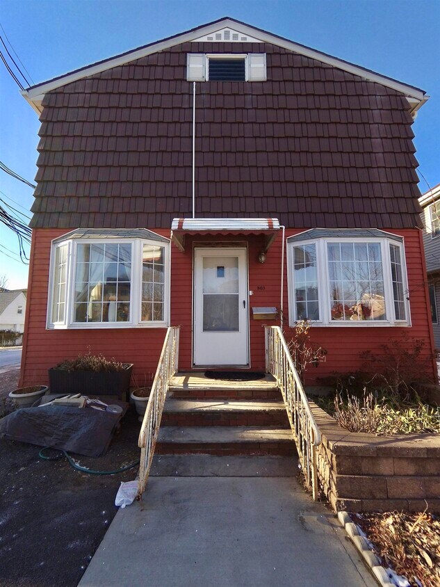 Primary Photo - 803 9th St