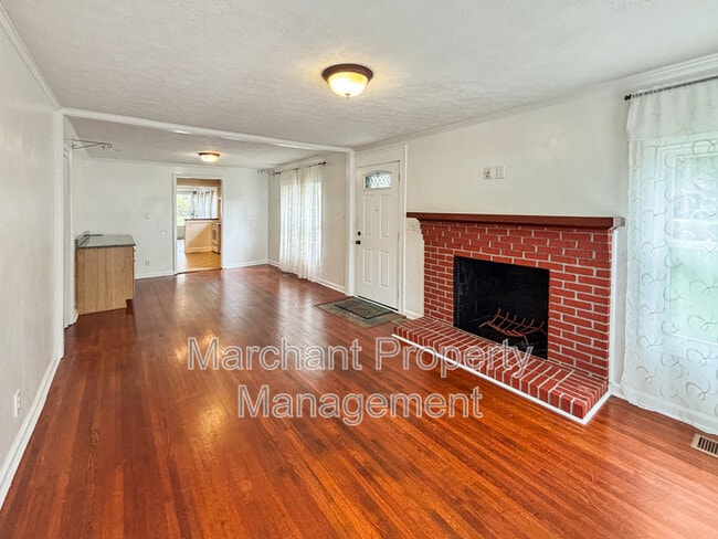 Building Photo - 609 N Maple St