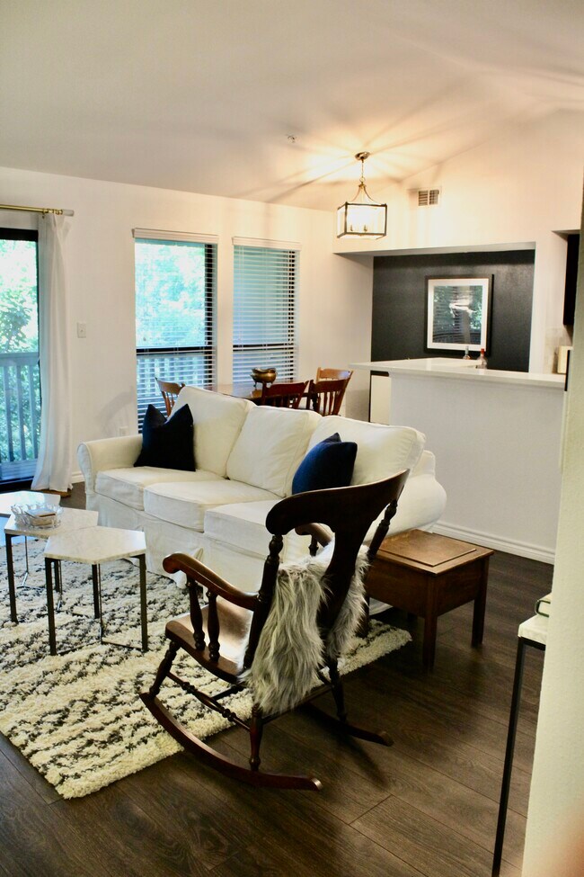 Building Photo - 3839 Dry Creek Dr