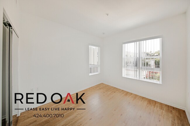Foto del edificio - ~1 Month FREE~ Sunlit and Inviting Two Bed...