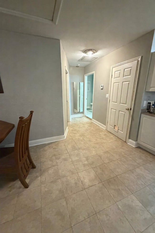 Building Photo - 6610 Golden Gate Pky