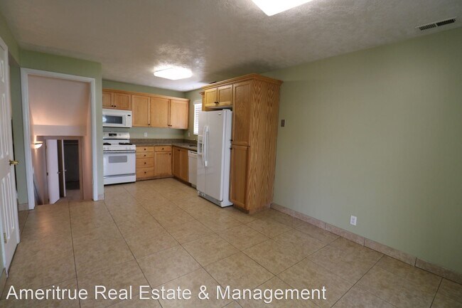 Building Photo - 629 E Malibu Dr
