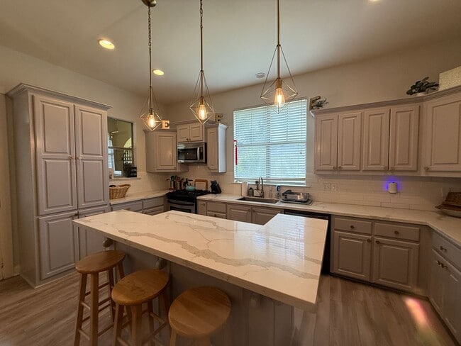 Building Photo - 9462 Boone Ave