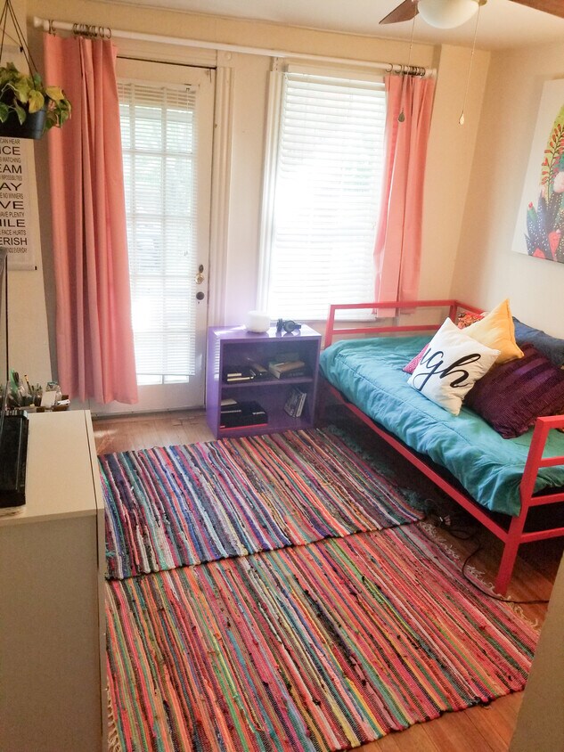 Foto principal - 3204 Stuart Ave