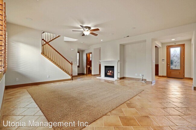 Building Photo - 3 br, 2.5 bath House - 2383 Greger Street