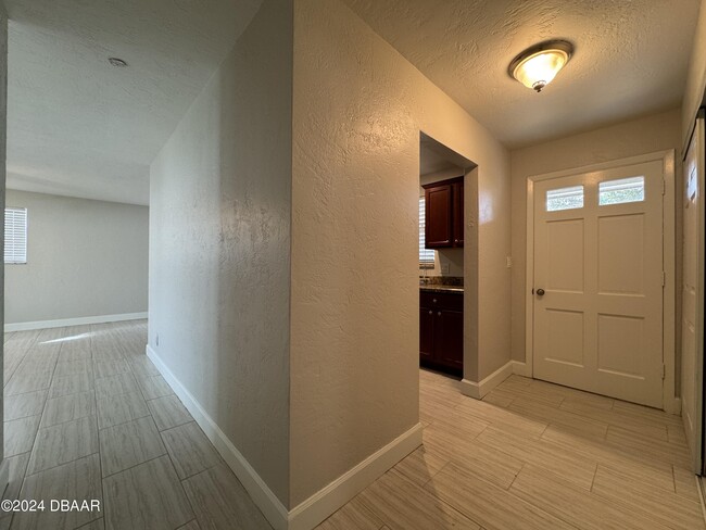 Building Photo - 1301 Cedar Cir