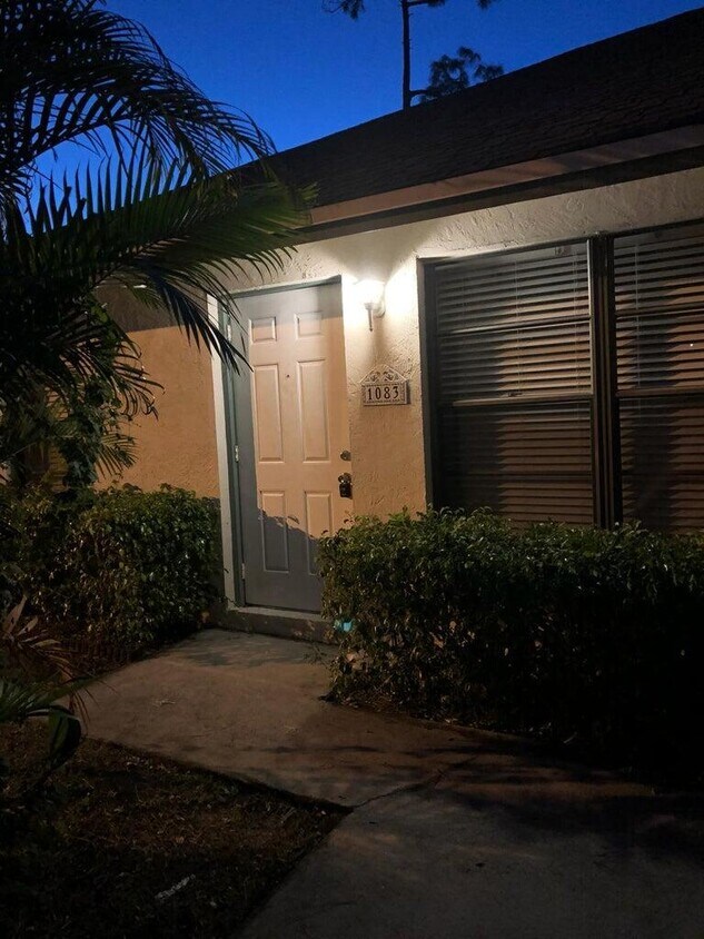 Foto principal - 1083 Goldenrod Rd
