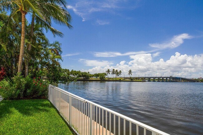 Foto del edificio - 2860 S Ocean Blvd
