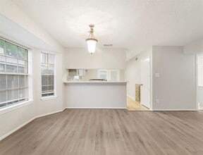Building Photo - 23227 Timberbrook Dr