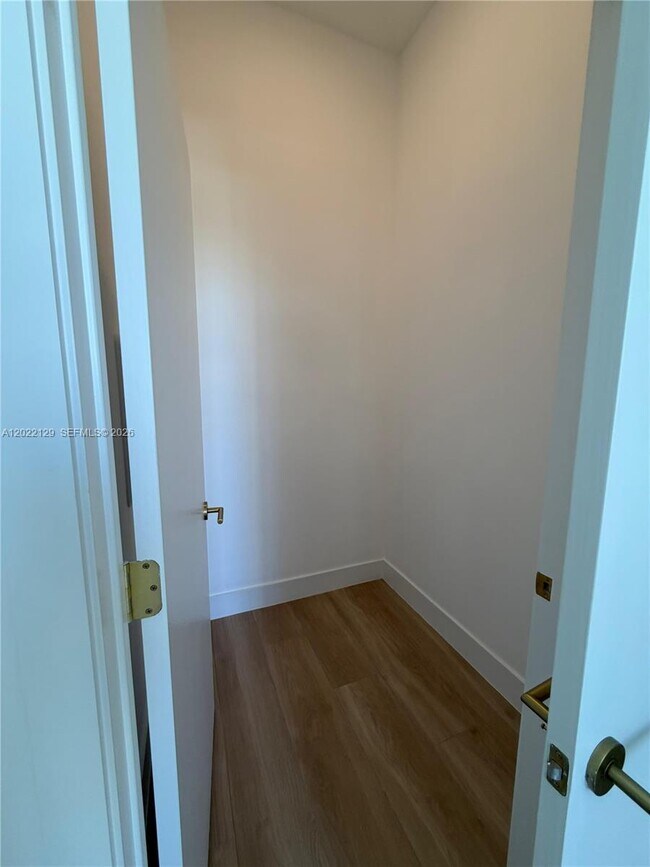 Foto del edificio - 90 NE 32nd St