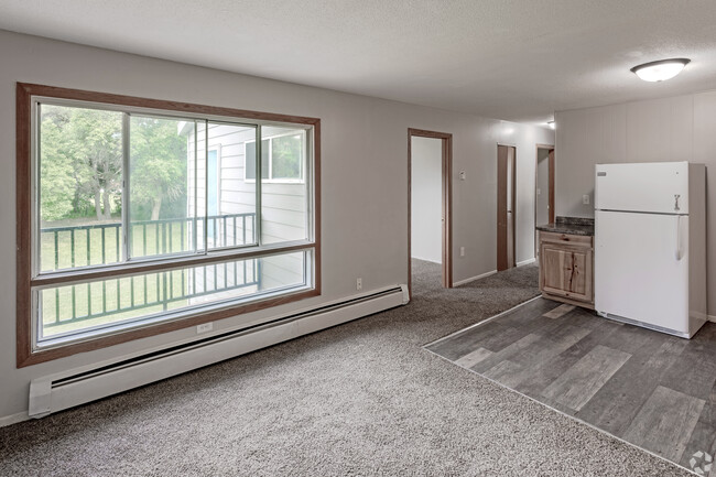 3BR, 1BA - Suite Livn - Willmar