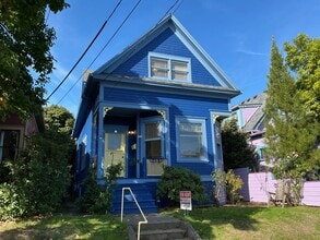 Building Photo - 1919 NW 23rd Pl