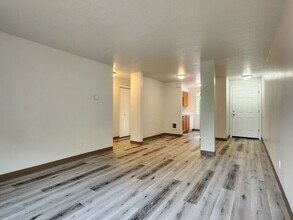 Building Photo - 20125 SW Tualatin Valley Hwy