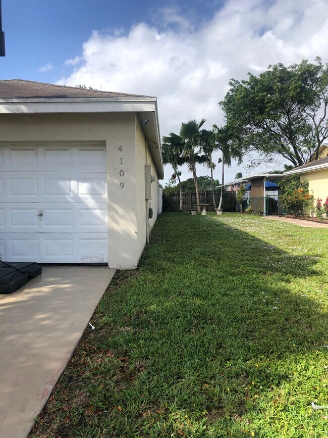 Foto del edificio - 4109 Eastridge Cir