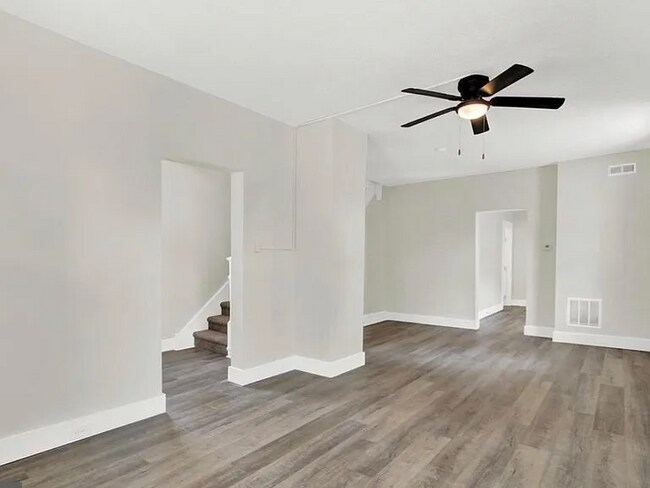 Building Photo - 558 Baer Ave