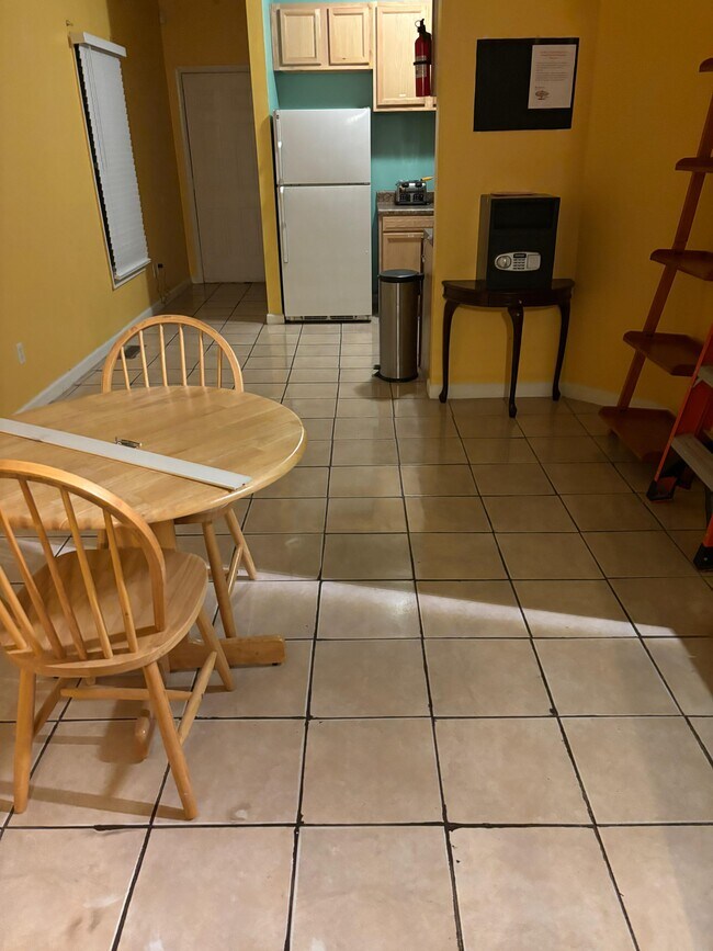 Área de comedor - 751 Brookline St SW