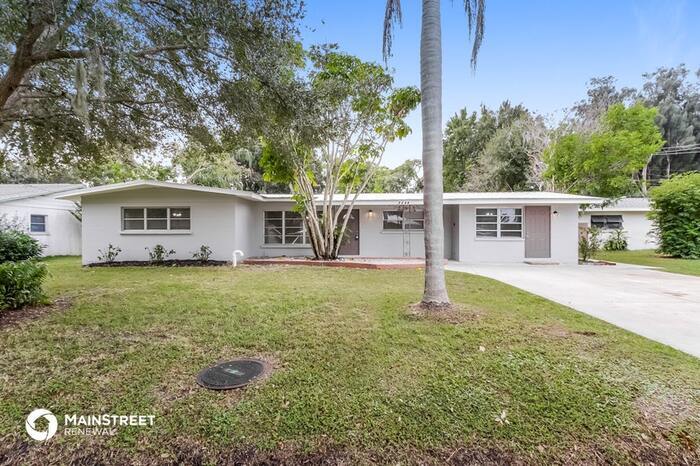 Foto principal - 2248 Outer Dr, Sarasota, FL 34231