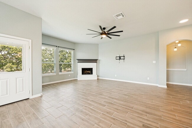 Building Photo - "Charming 3-Bed, 2-Bath Retreat in Joshua, TX – Spacious 1788 Sq Ft Home Awaits!"