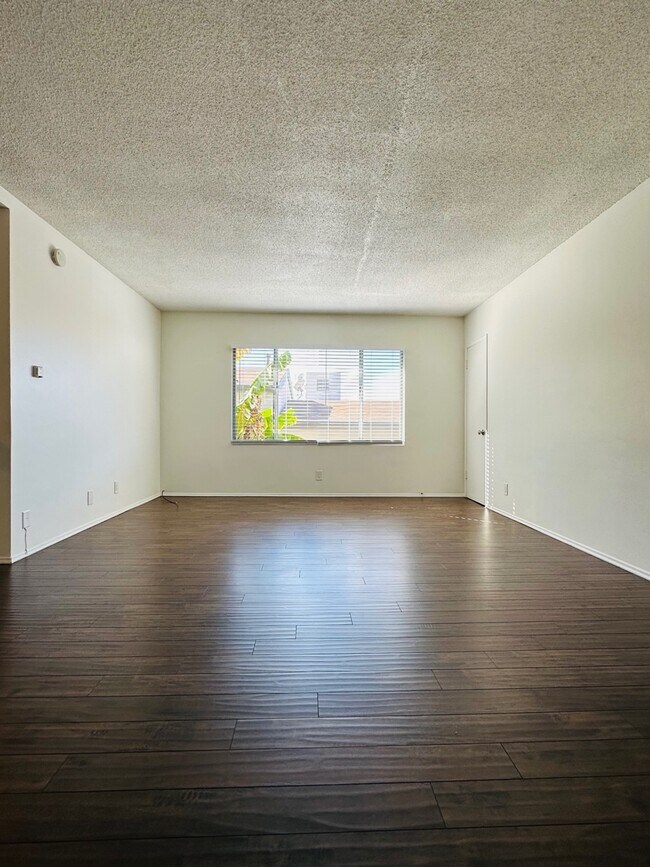 Foto del edificio - 11618 Gorham Ave