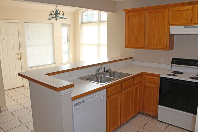 Foto del edificio - Great 3 Bdrm 2 Bath 1/2 Duplex in Denton Tx