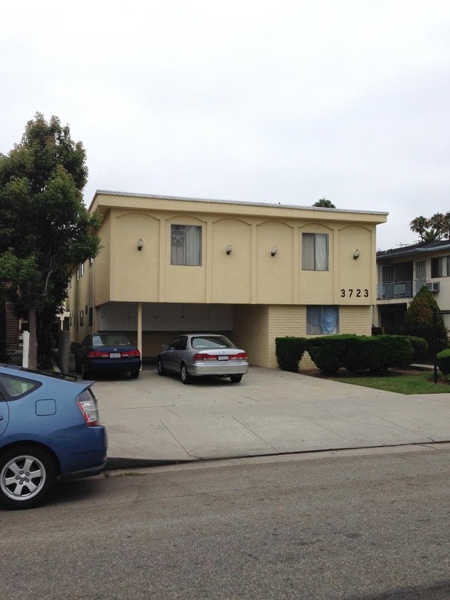 Building Photo - 3723 Mentone Ave
