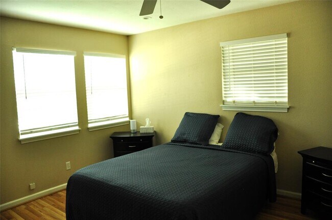 Foto del edificio - 4723 Polk St