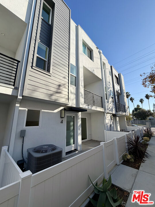 Building Photo - 121 E 223rd St