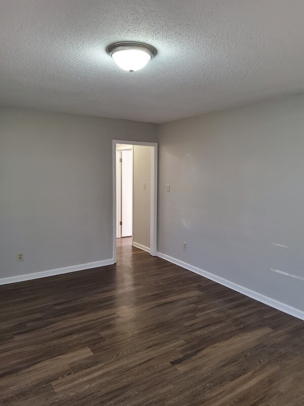 Foto del edificio - 3405 Greenway Dr