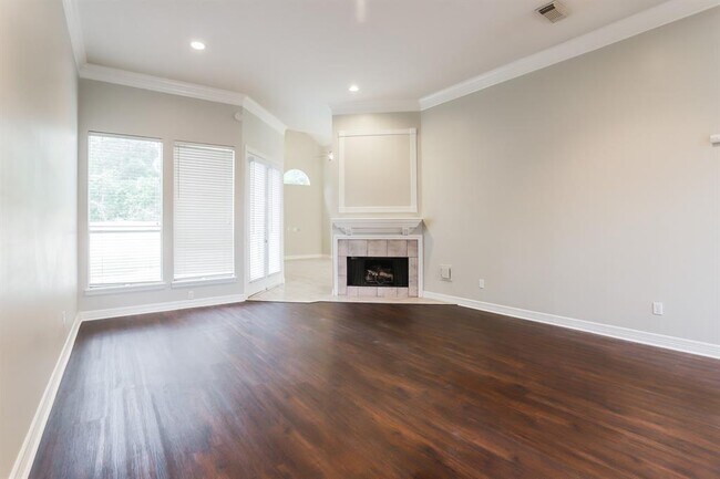 Foto del edificio - 5623 Evergreen Valley Dr