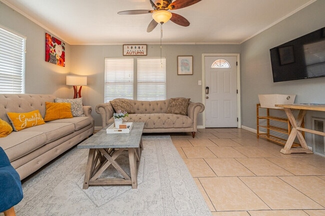 Foto del edificio - 1131 S 8th St