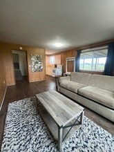 Building Photo - 34228 Christmas Tree Ln