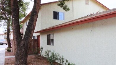Building Photo - 860 E Brown Rd