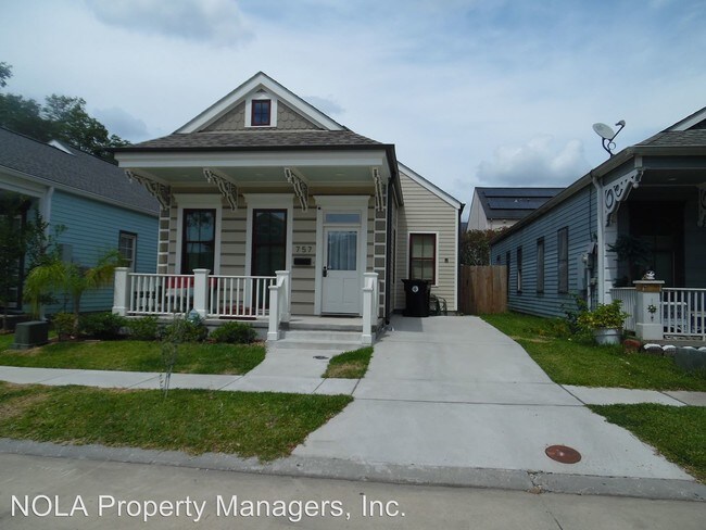 Building Photo - 757 Saint Andrew St