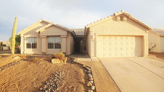 Foto del edificio - Beautiful 4 Bed/2 Bath in Rita Ranch - Com...