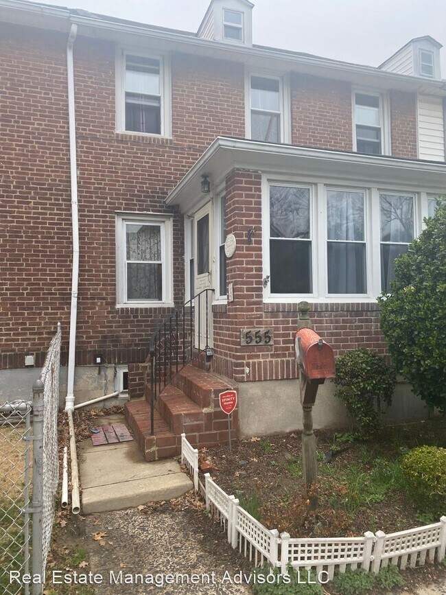 Building Photo - 3 br, 1.5 bath House - 555 Jansen Street