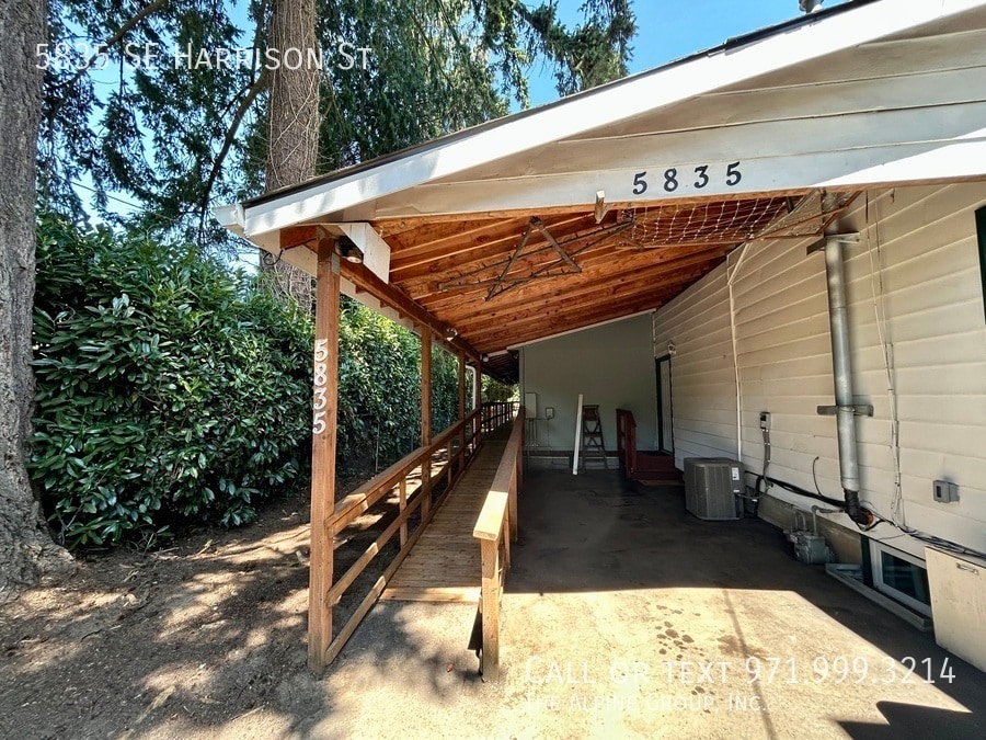Primary Photo - 5835 SE Harrison St