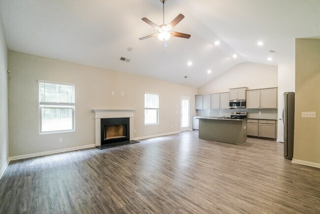 Foto del edificio - 309 Spruce Creek Ln