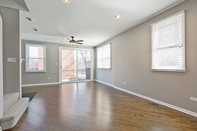Building Photo - 2801 N Wolcott Ave